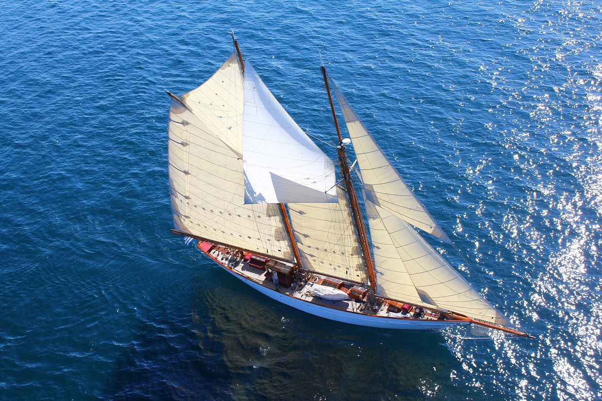 sailing yacht aello